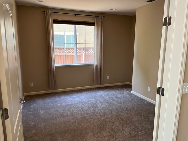 Building Photo - 1240 Landmark Cir