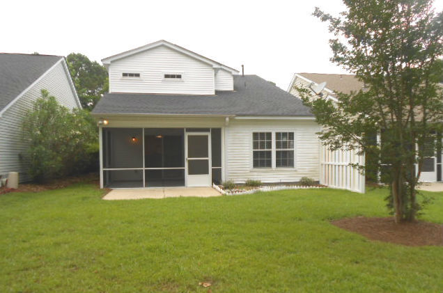 Building Photo - Three Bedroom Home in Pinecrest with Garage