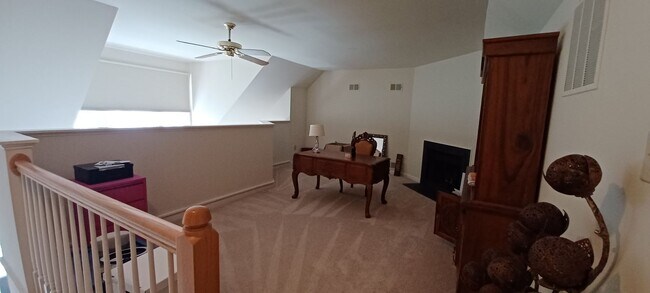 Building Photo - Luxurious And Spacious 3 Bed 2 Bath Brick ...