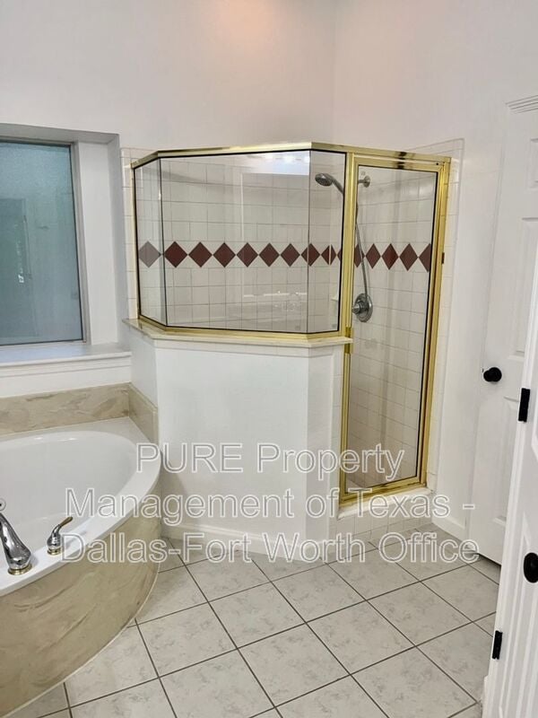 Building Photo - 3507 Blue Forest Dr
