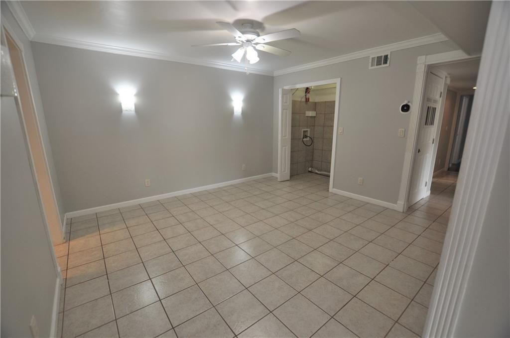 Building Photo - 6851 Roswell Rd NE