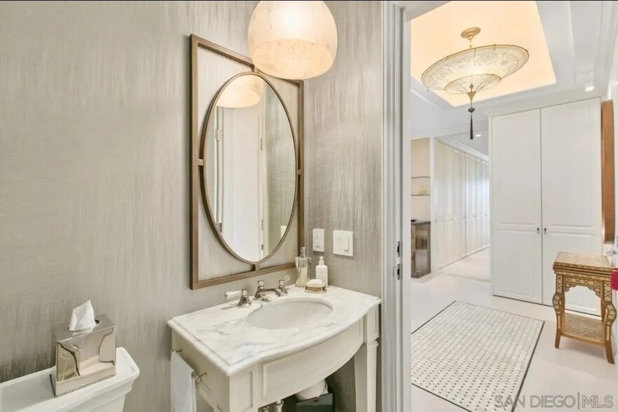 Building Photo - 700 Front St