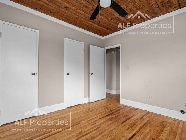 Building Photo - 1301 S 10th St