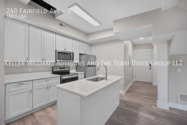 Building Photo - 240 Fairfield Ave