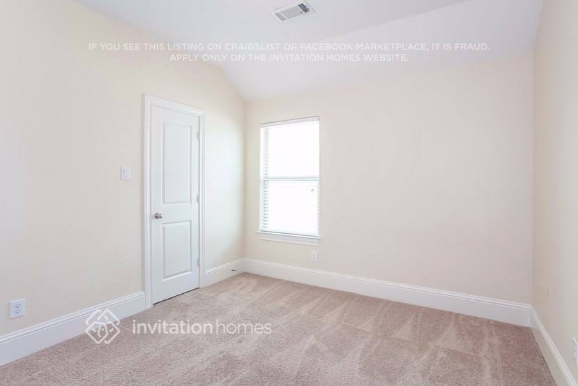 Building Photo - 1307 Ainsley Way Dr