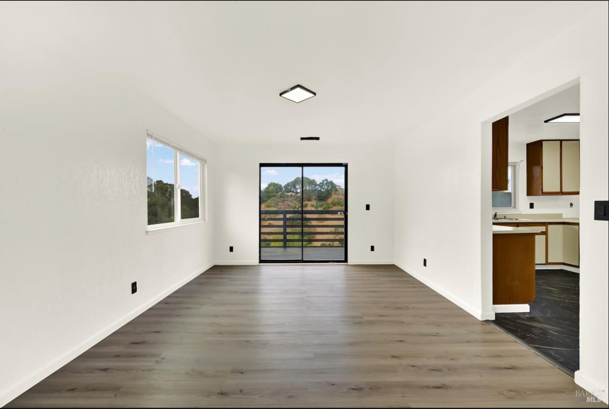 Building Photo - 143 Creekview Dr