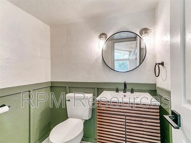 Building Photo - 1705 Carlisle Rd