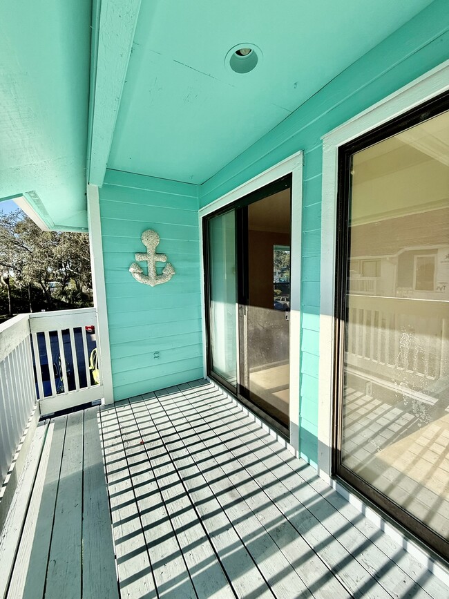 Building Photo - 455 Alt 19