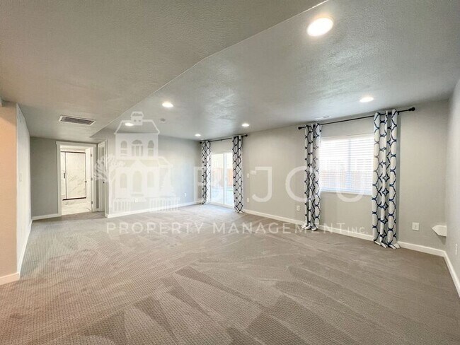 Building Photo - 4908 Wolf Moon Dr