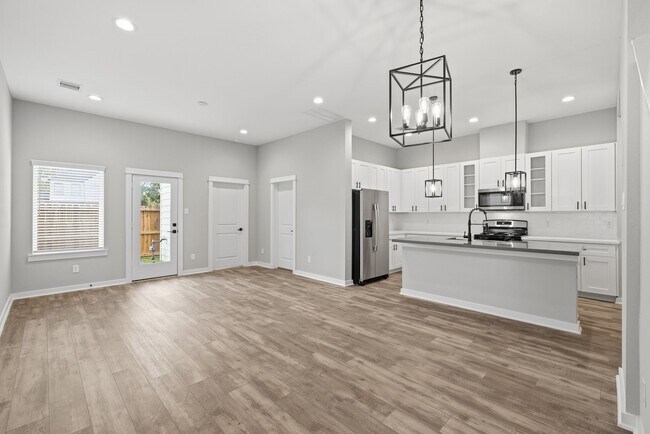 Building Photo - 411 Stonework Garden Ln