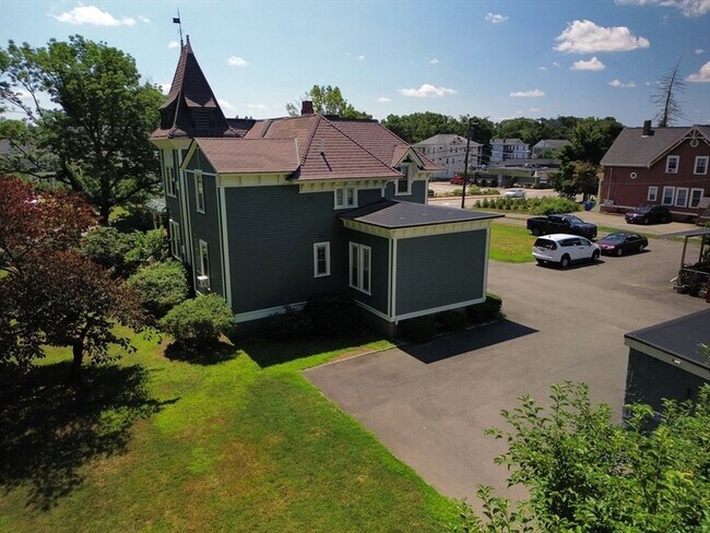 Building Photo - 249 County St