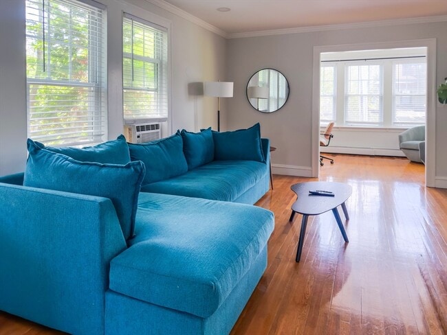 Building Photo - 65-67-67 St James Cir