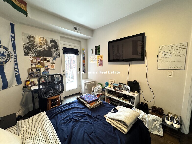 Building Photo - 7 Strathmore Rd