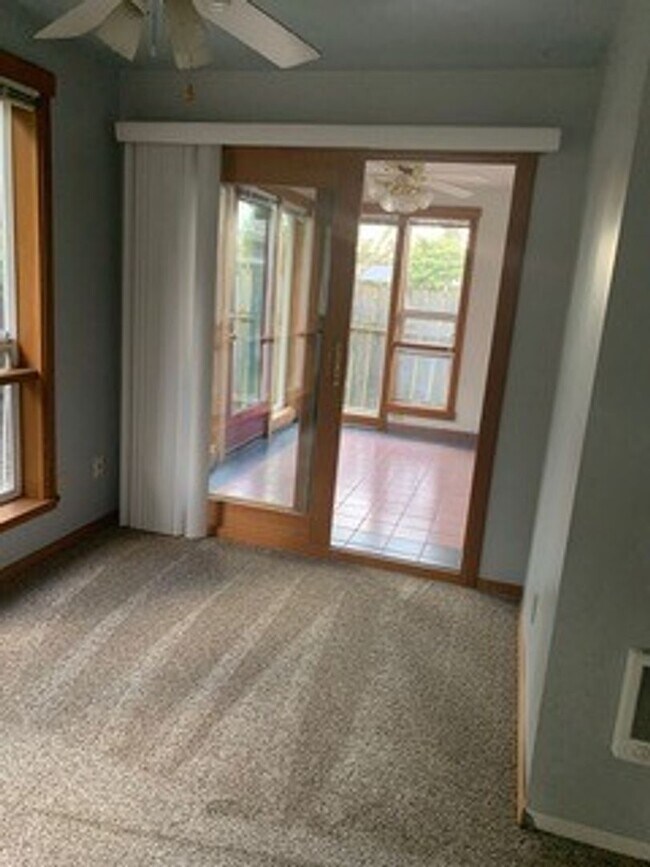 Building Photo - Exceptional Home in North Bend