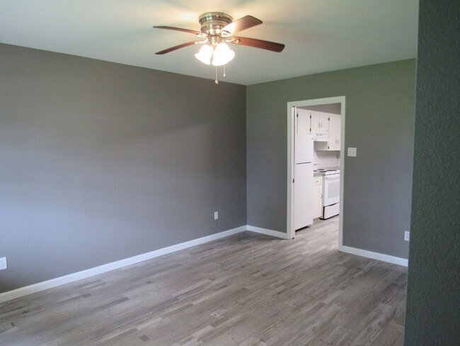 Building Photo - Contact Peggy  501 676 1758