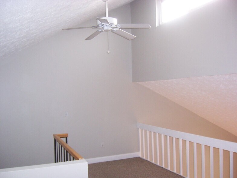 Building Photo - 25 Amato Dr