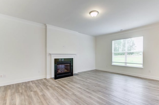 Building Photo - Available Now - Beautiful Open Floorplan 3...
