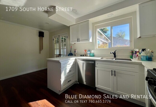 Building Photo - 1709 S Horne St