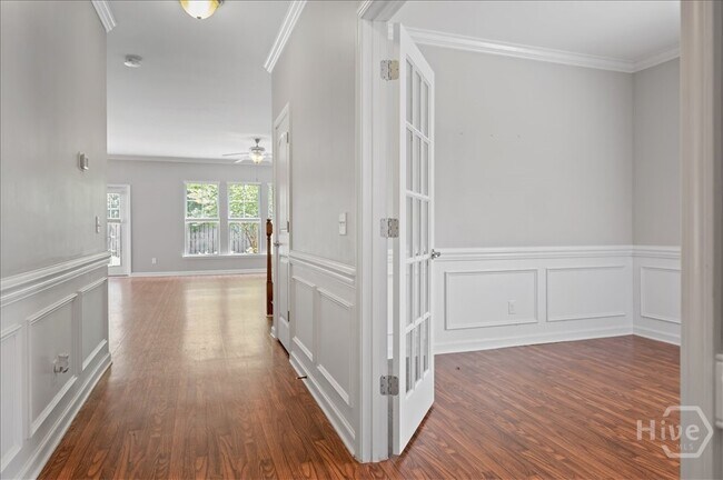 Building Photo - 270 Willow Point Cir