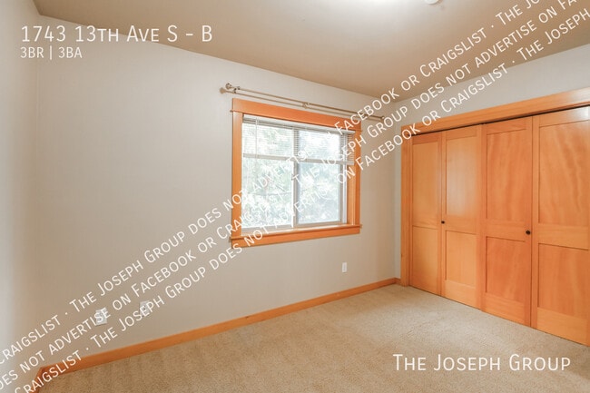 Building Photo - 1743 13th Ave S