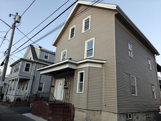 Building Photo - 11 Nelson St