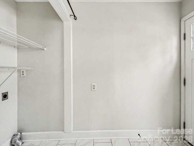 Building Photo - 782 Union St S