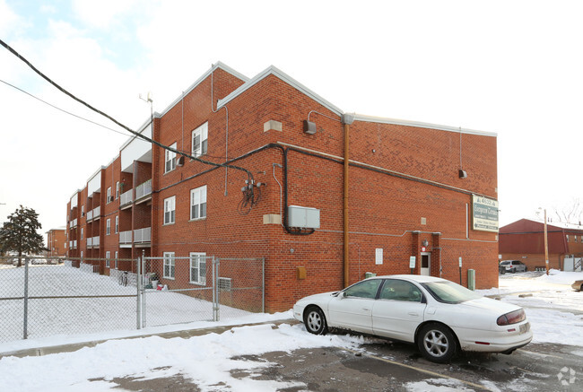 Building Photo - Evergreen Terrace Apartments