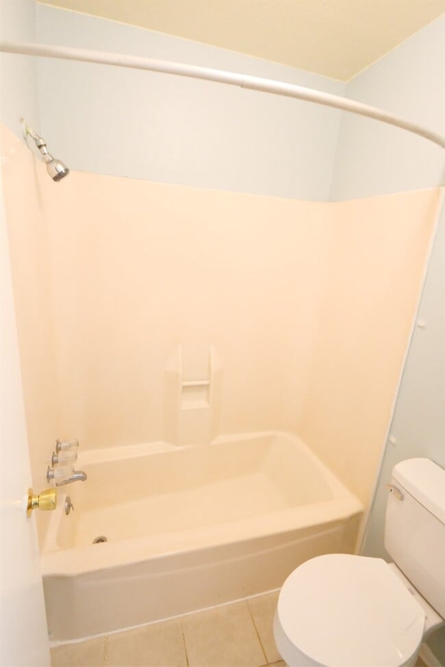 Building Photo - 22311 Fincastle Dr