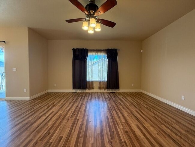 Building Photo - 5-bedroom home with expansive mountain views!