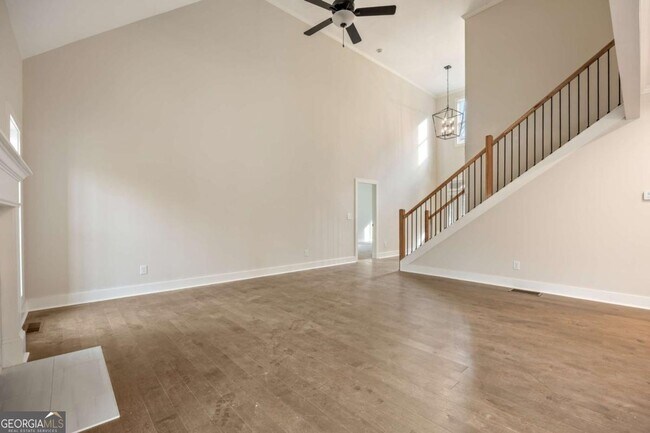 Building Photo - 370 Ansley Dr
