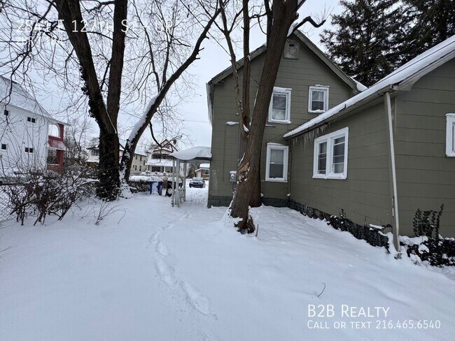 Building Photo - 2841 E 127th St