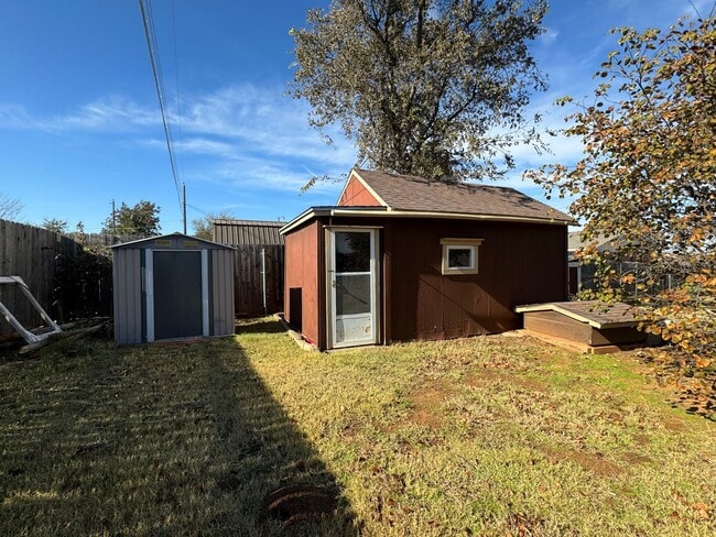 Building Photo - Single Family home