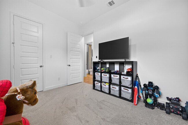 Building Photo - 19302 Seabiscuit Stable Trl