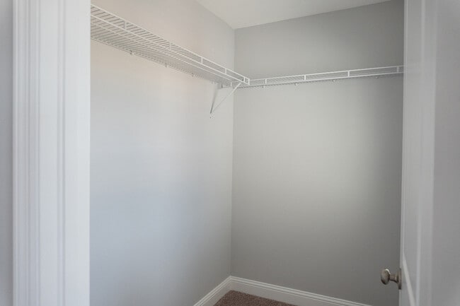 Building Photo - 1418 Landon Hills Dr