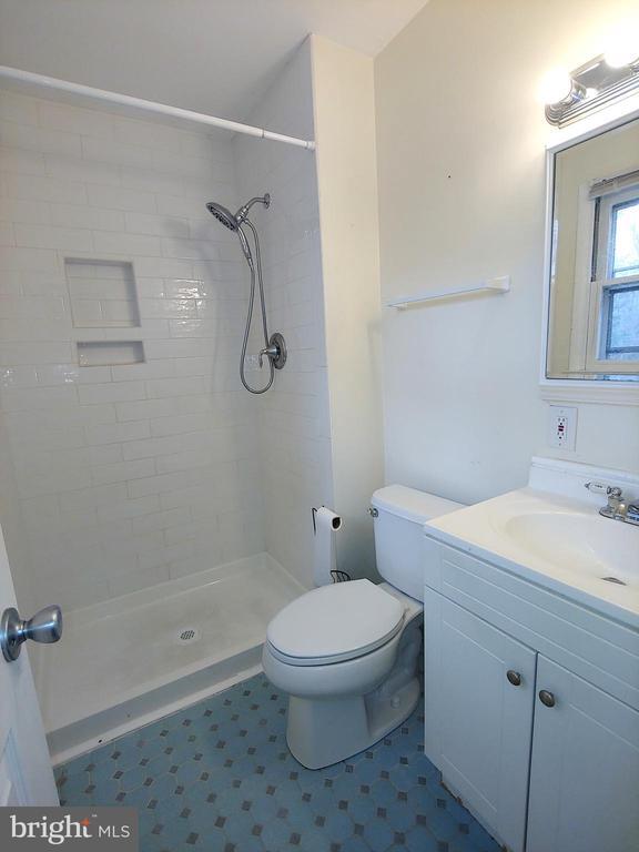 Building Photo - 149 Northway