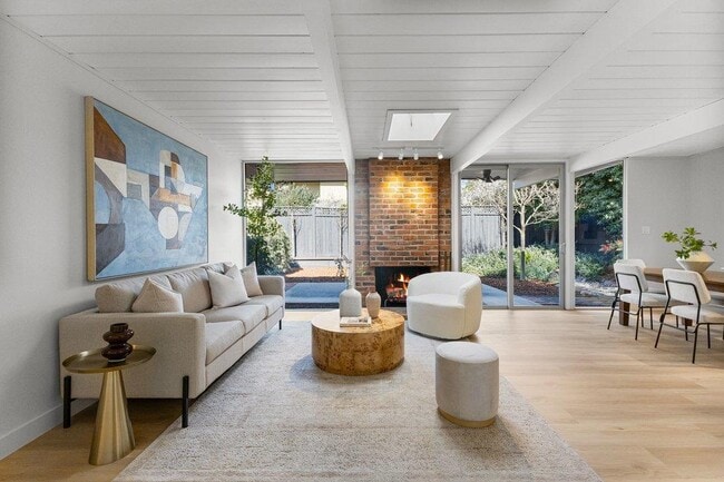 Building Photo - 729 Stendhal Ln