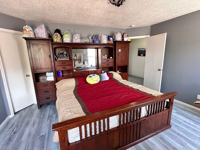 Building Photo - Coming Soon! 5 Bedroom 2.5 Bathroom w/ 2 Car Garage w/ Refrigerated Air