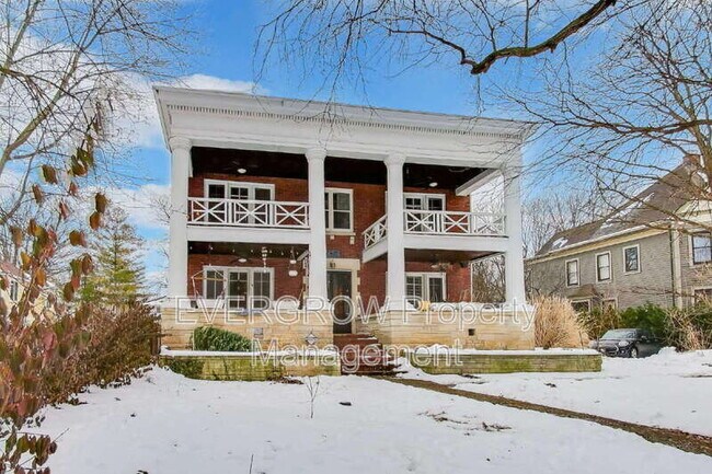 Building Photo - 945 Woodruff Place Middle Dr