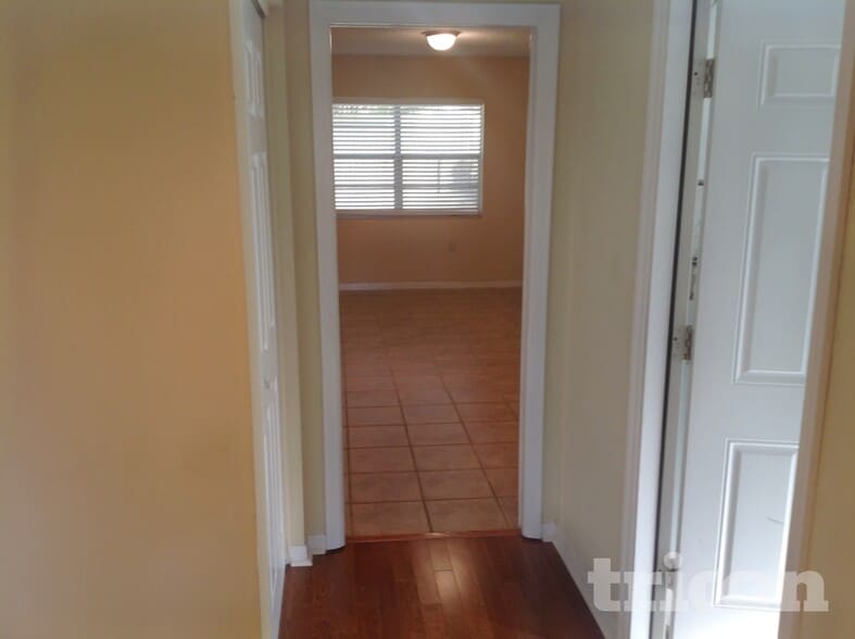 Building Photo - 2290 Colonial Dr