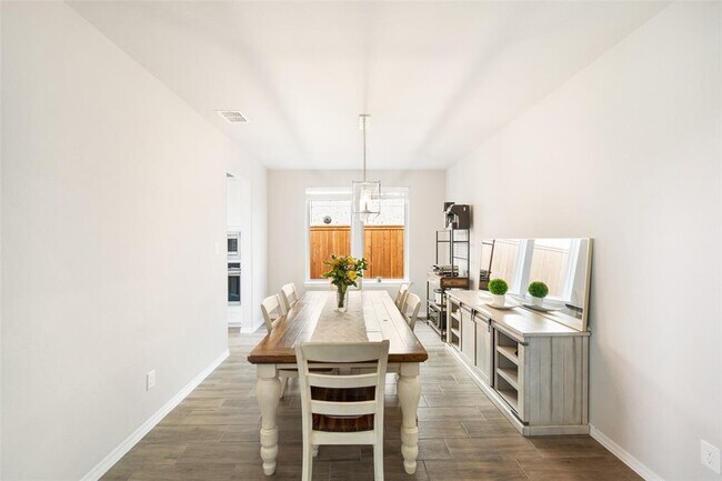 Building Photo - 18214 Sunset Elm Dr