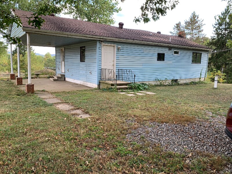 Building Photo - 116 Spring Rd