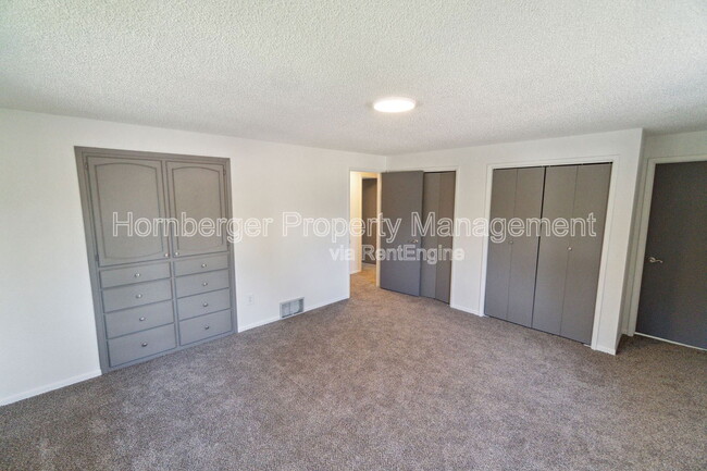 Building Photo - 5806 W Pacific Park Dr