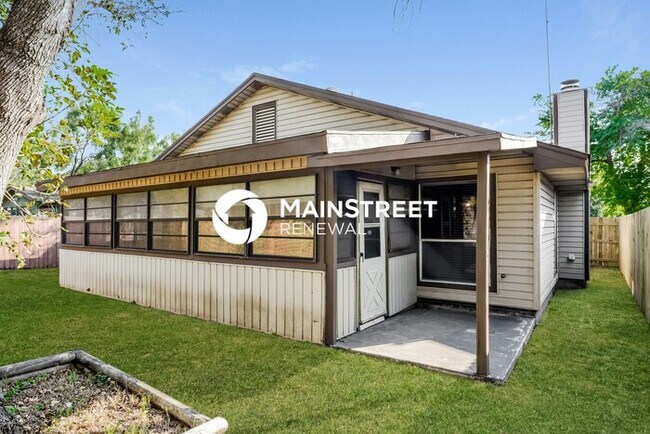 Building Photo - 3 Bedroom Pet-Friendly Home in SAN ANTONIO, TX with Main Street Renewal