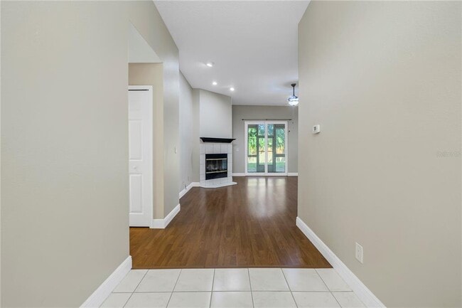 Building Photo - 4832 Queen Palm Terrace NE