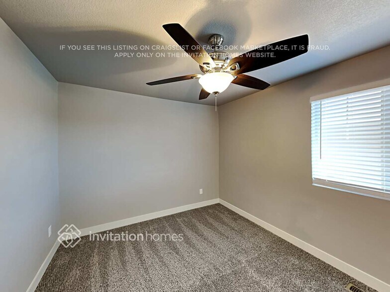 Building Photo - 9234 Castle Oaks Dr