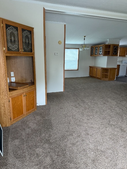 Primary Photo - 155 Scarlet Oak Ct