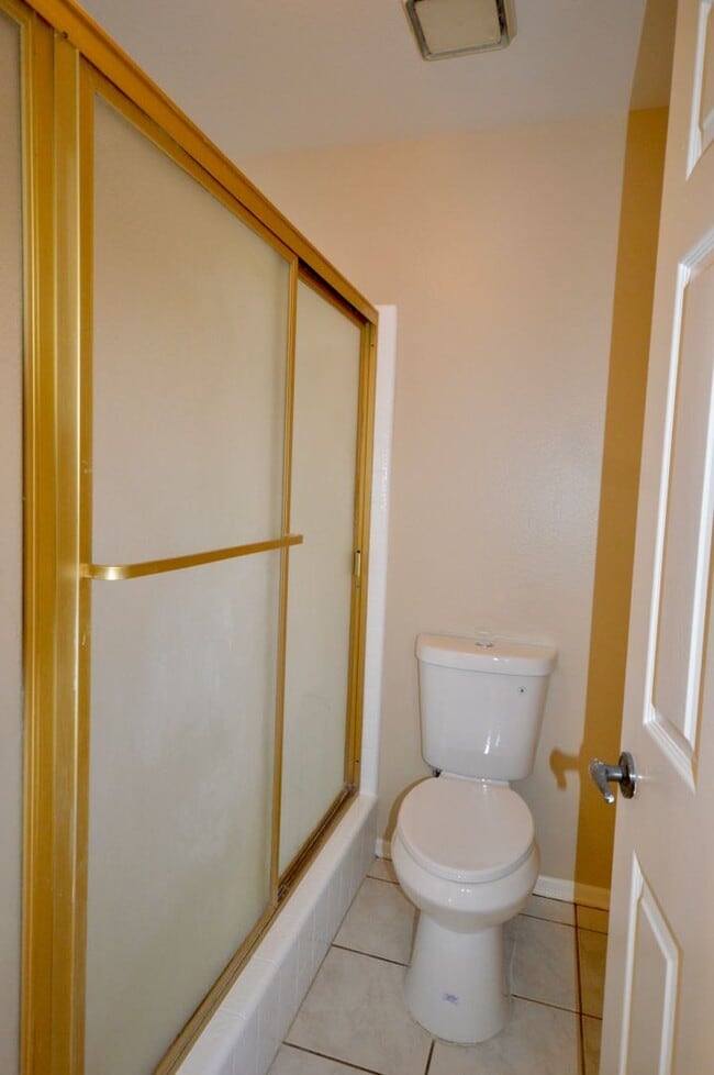 Building Photo - Spacious 2-Story 2 Bedroom Fountain Valley...