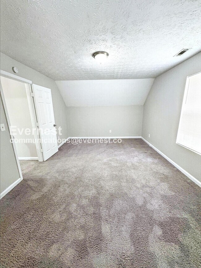 Building Photo - 9251 Clb Vw Trce