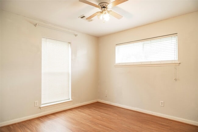 Building Photo - 8819 Hazen St