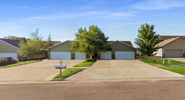 Building Photo - 3503 W 93rd St